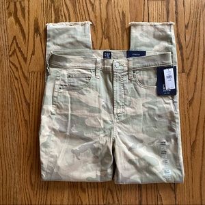 NWT Gap True Skinny camo jeans